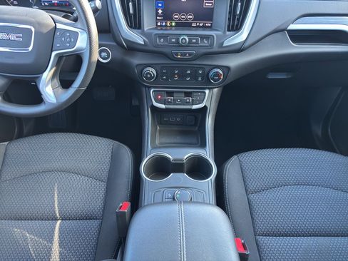 Used 2024 GMC Terrain SLE image 16