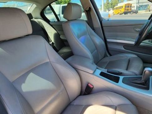 Used 2006 BMW 325i Sedan image 12