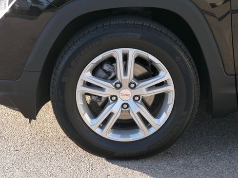 Used 2022 GMC Terrain SLE w/ Driver Convenience Package image 9