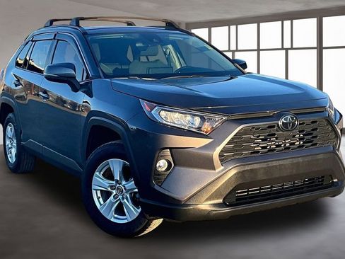 Used 2021 Toyota RAV4 XLE w/ Convenience Package image 3