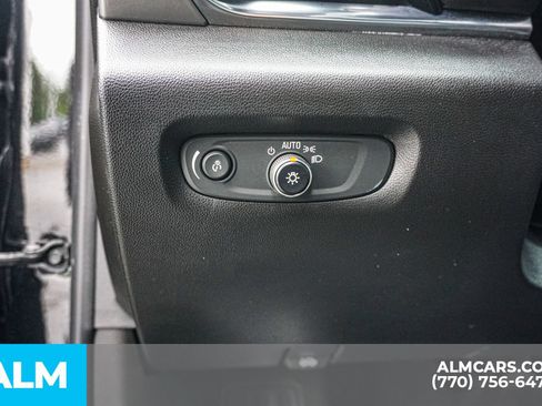 Used 2023 Chevrolet Traverse LT AWD/4WD image 39