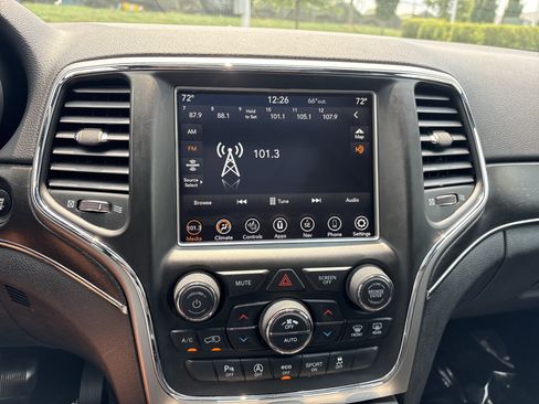 Used 2018 Jeep Grand Cherokee Limited w/ Luxury Group II AWD/4WD image 29