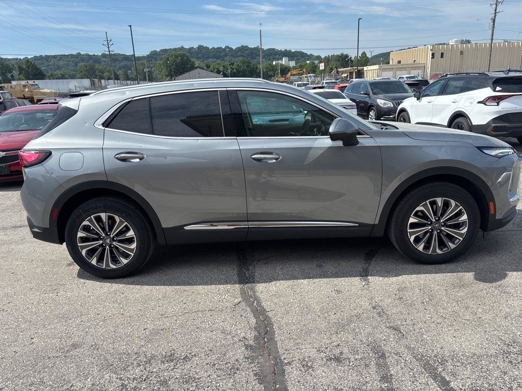 Used 2025 Buick Envision Preferred AWD/4WD image 3