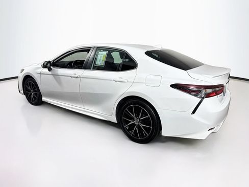 Used 2024 Toyota Camry SE FWD image 5