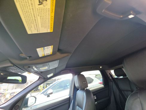 Used 2019 Land Rover Discovery Sport HSE AWD/4WD image 14