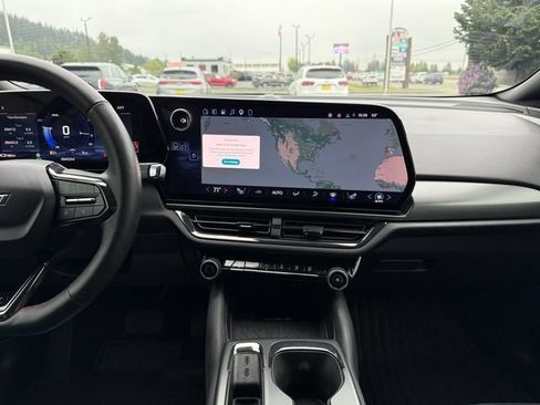 Used 2025 Chevrolet Equinox EV RS w/ LPO, All-Weather Mat Package FWD image 22