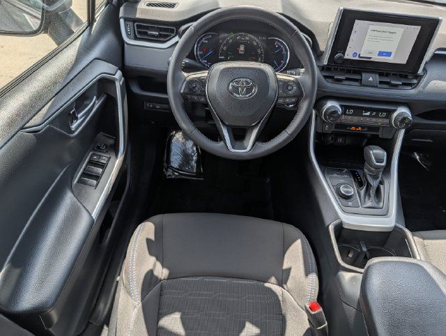 Used 2025 Toyota RAV4 SE AWD/4WD image 12