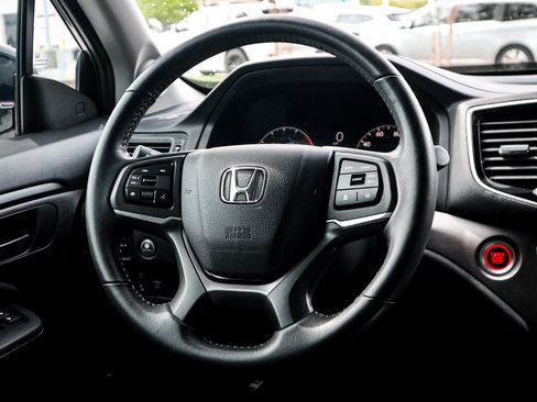 Used 2025 Honda Ridgeline Sport image 18