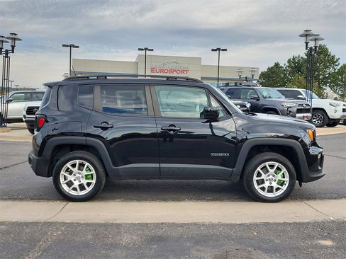 Used 2020 Jeep Renegade Latitude w/ Cold Weather Group image 4