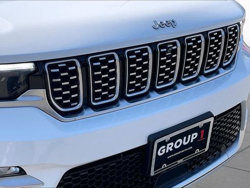Used 2022 Jeep Grand Cherokee Summit AWD/4WD image 31