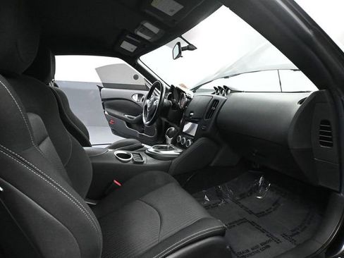 Used 2016 Nissan 370Z Coupe image 35