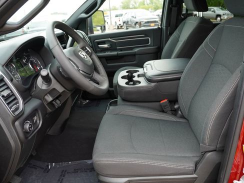 Certified 2026 RAM 2500 Big Horn AWD/4WD image 16