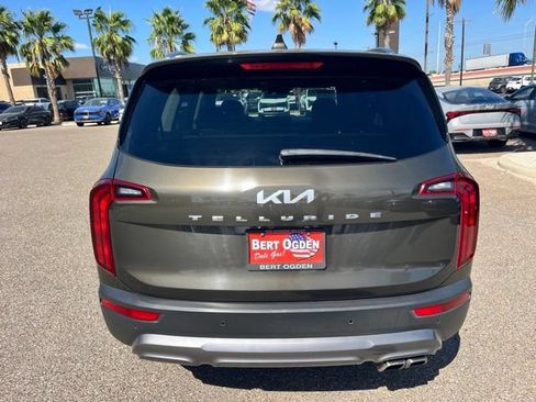 Used 2022 Kia Telluride S FWD image 5