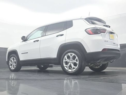Used 2024 Jeep Compass Sport AWD/4WD image 30