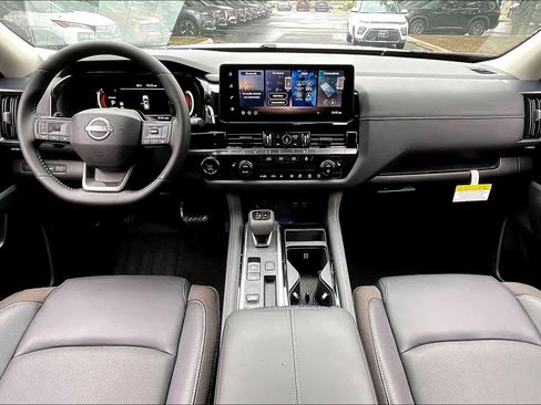 New 2026 Nissan Pathfinder SL FWD image 5