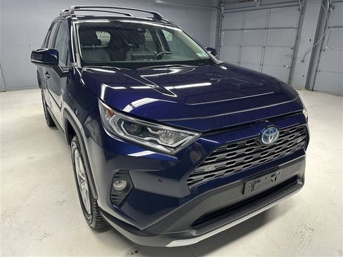 Used 2019 Toyota RAV4 Limited image 9