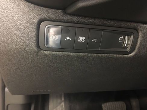 Used 2024 Chevrolet Equinox EV RS FWD image 33