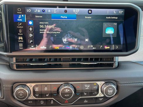 Certified 2025 Jeep Wrangler Unlimited Sahara AWD/4WD image 17