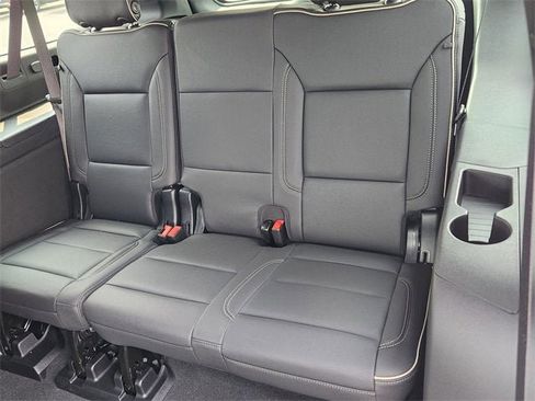 New 2025 Chevrolet Suburban Premier image 22