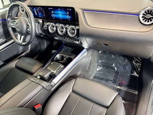 Used 2023 Mercedes-Benz GLA 250 4MATIC w/ Premium Package image 27