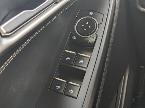 Used 2020 Ford Explorer XLT w/ Equipment Group 202A image 18