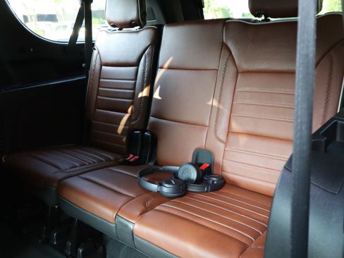 Used 2023 GMC Yukon XL Denali Ultimate AWD/4WD image 46
