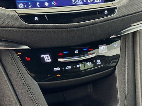 Used 2022 Cadillac XT5 Luxury w/ LPO, ONYX Package image 26
