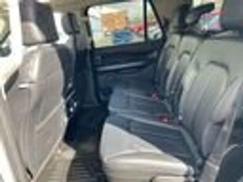 Used 2019 Ford Expedition Platinum image 11