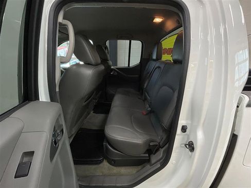 Used 2013 Nissan Frontier SL RWD image 21