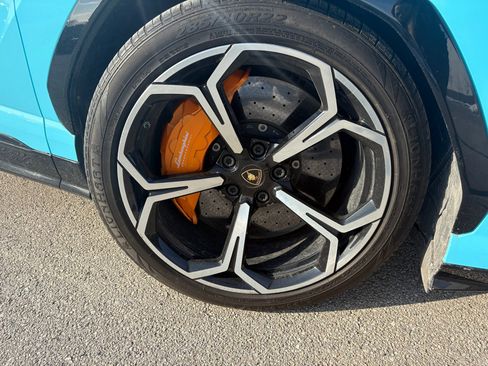 Used 2019 Lamborghini Urus image 11