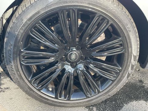 Used 2020 Land Rover Range Rover Long Wheelbase HSE image 9