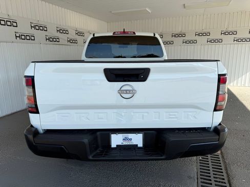 Used 2024 Nissan Frontier S RWD image 20