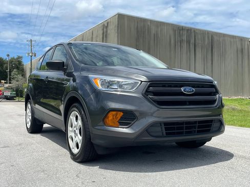 Used 2017 Ford Escape S FWD image 3