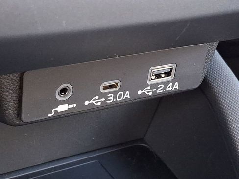 Certified 2025 Subaru Forester Premium image 27