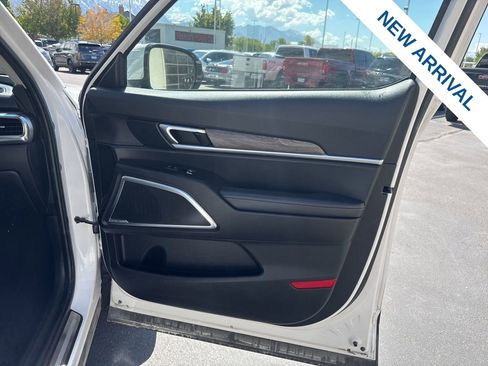 Used 2022 Kia Telluride SX w/ SX Prestige Package AWD/4WD image 10