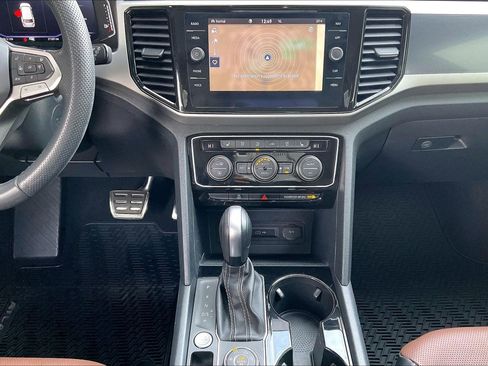 Used 2022 Volkswagen Atlas SEL Premium image 7