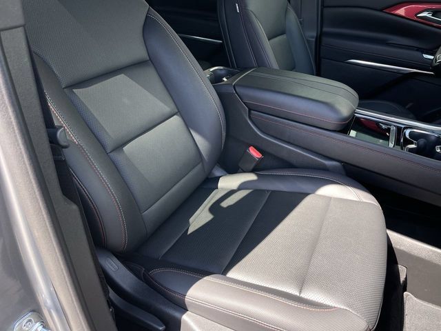 Used 2025 Chevrolet Traverse Z71 AWD/4WD image 24