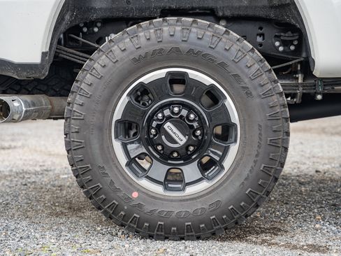 New 2026 Ford F350 Platinum w/ Tremor Off-Road Package image 23