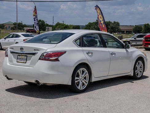 Used 2015 Nissan Altima 3.5 SL FWD image 5