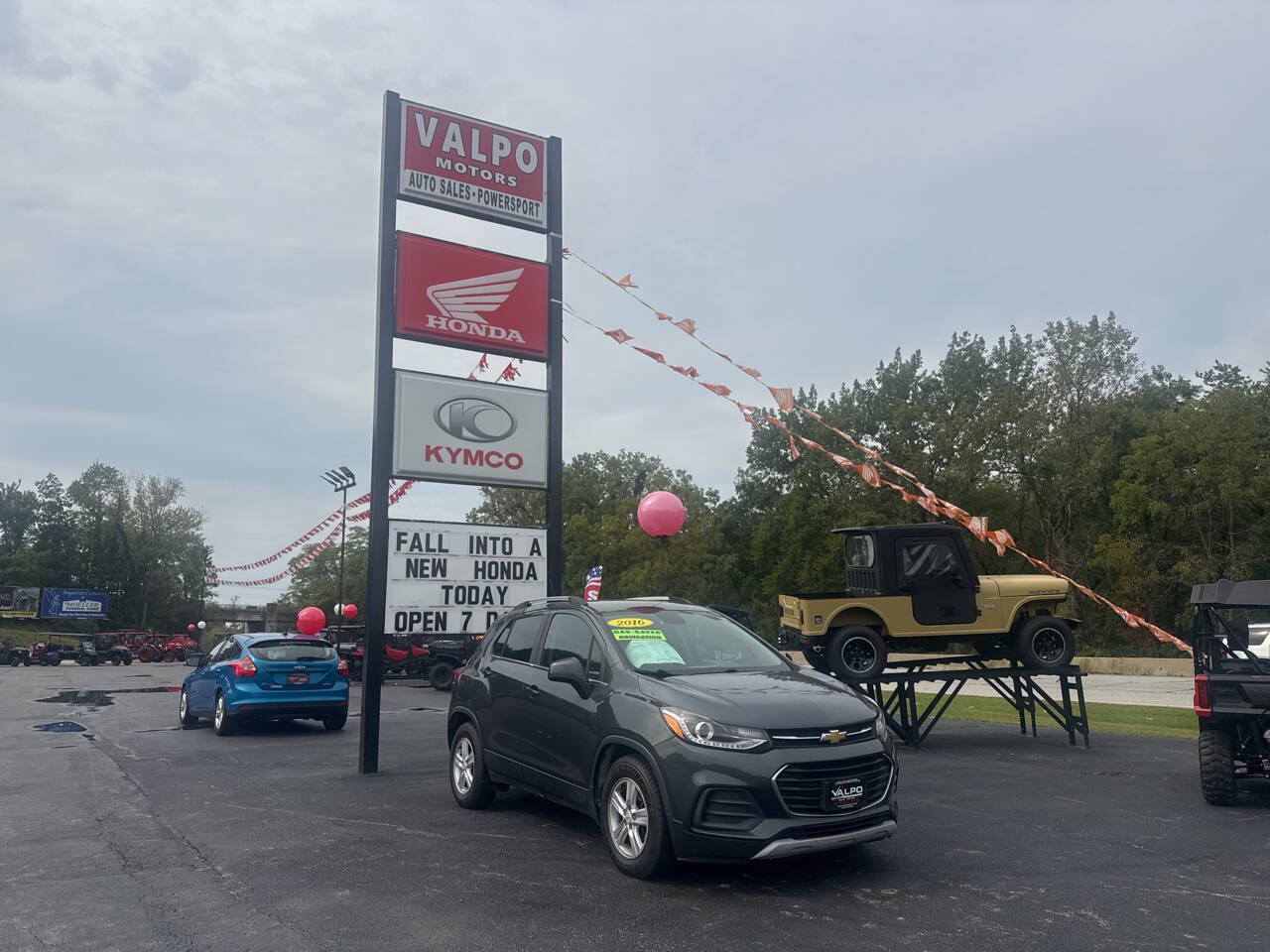 Used 2017 Chevrolet Trax LT FWD image 6