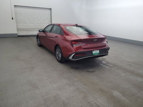 Used 2024 Hyundai Elantra SEL FWD image 5