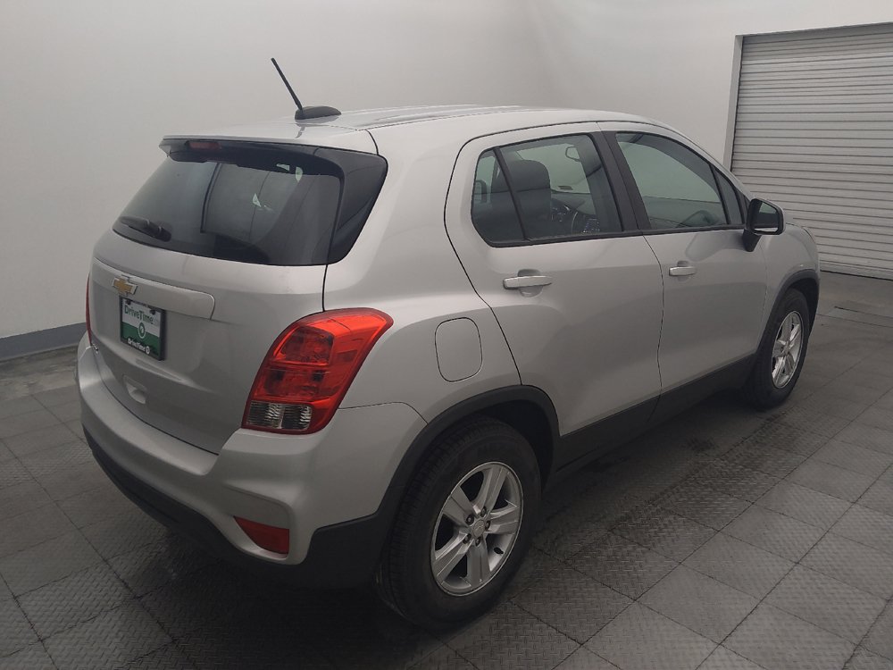 Used 2020 Chevrolet Trax LS FWD image 9