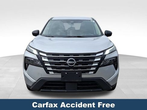 Used 2024 Nissan Rogue S AWD/4WD image 3