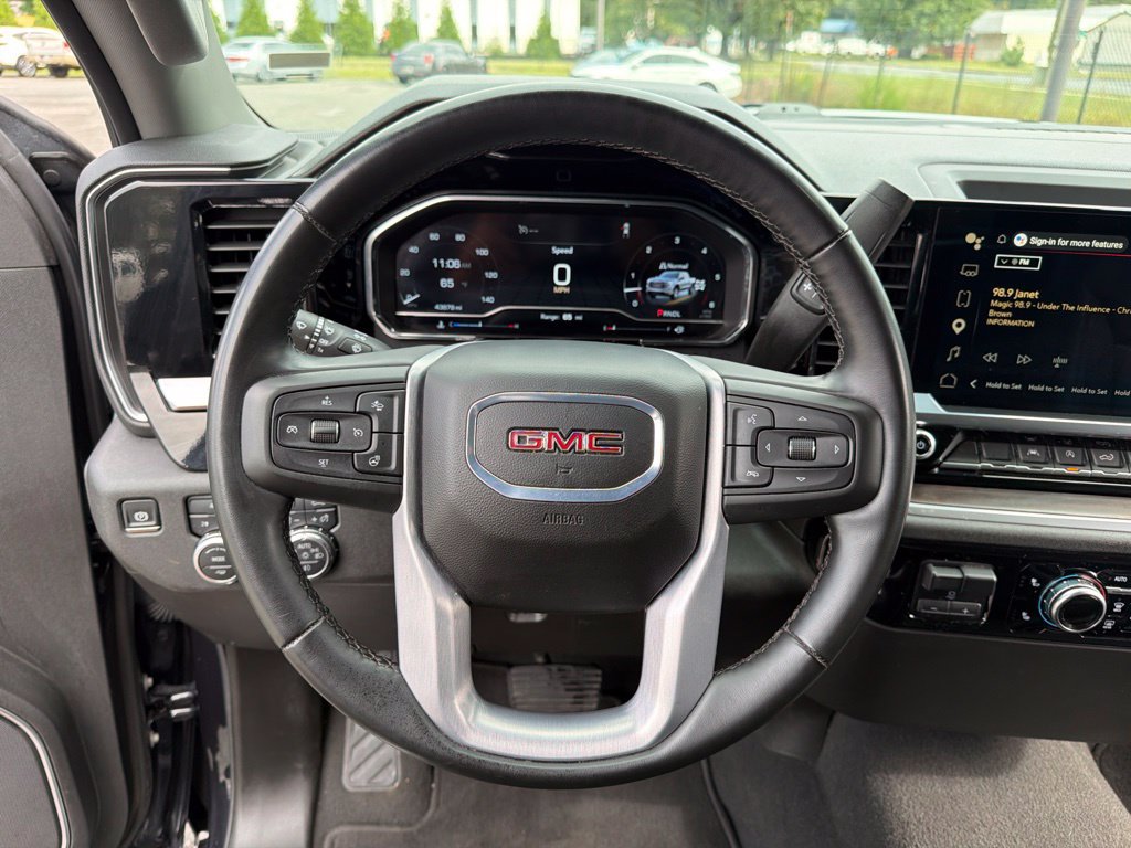 Used 2025 GMC Sierra 1500 SLT AWD/4WD image 14