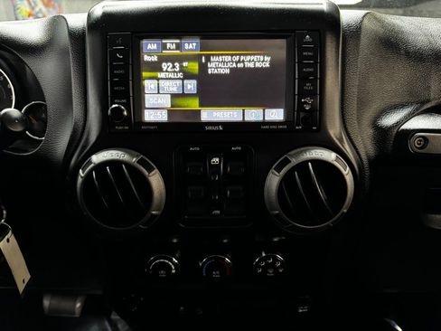 Used 2017 Jeep Wrangler Unlimited Sport w/ Quick Order Package 24S AWD/4WD image 24