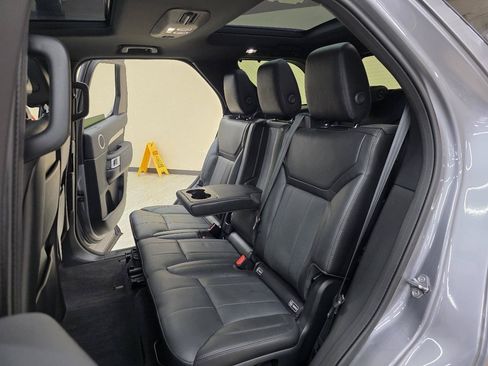 Used 2020 Land Rover Discovery Landmark AWD/4WD image 28