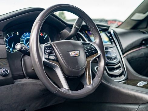 Used 2017 Cadillac Escalade ESV Platinum image 13