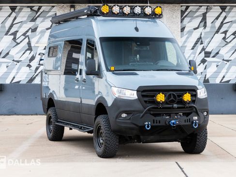 Used 2022 Mercedes-Benz Sprinter 2500 image 1