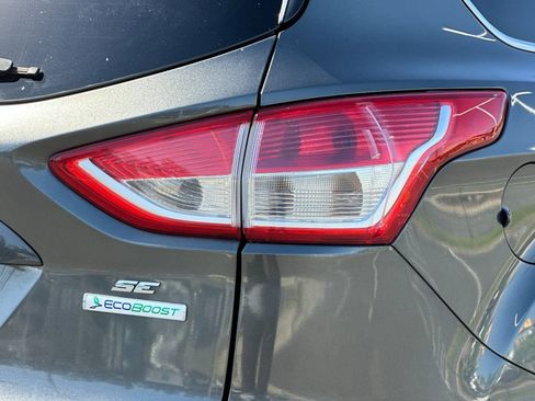 Used 2015 Ford Escape SE image 23