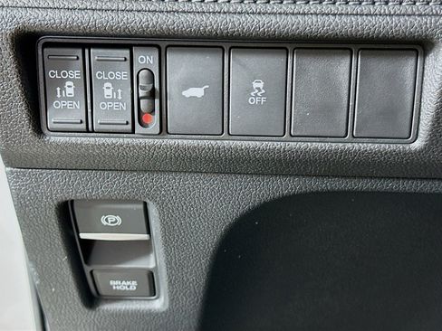 Used 2025 Honda Odyssey Sport-L image 17